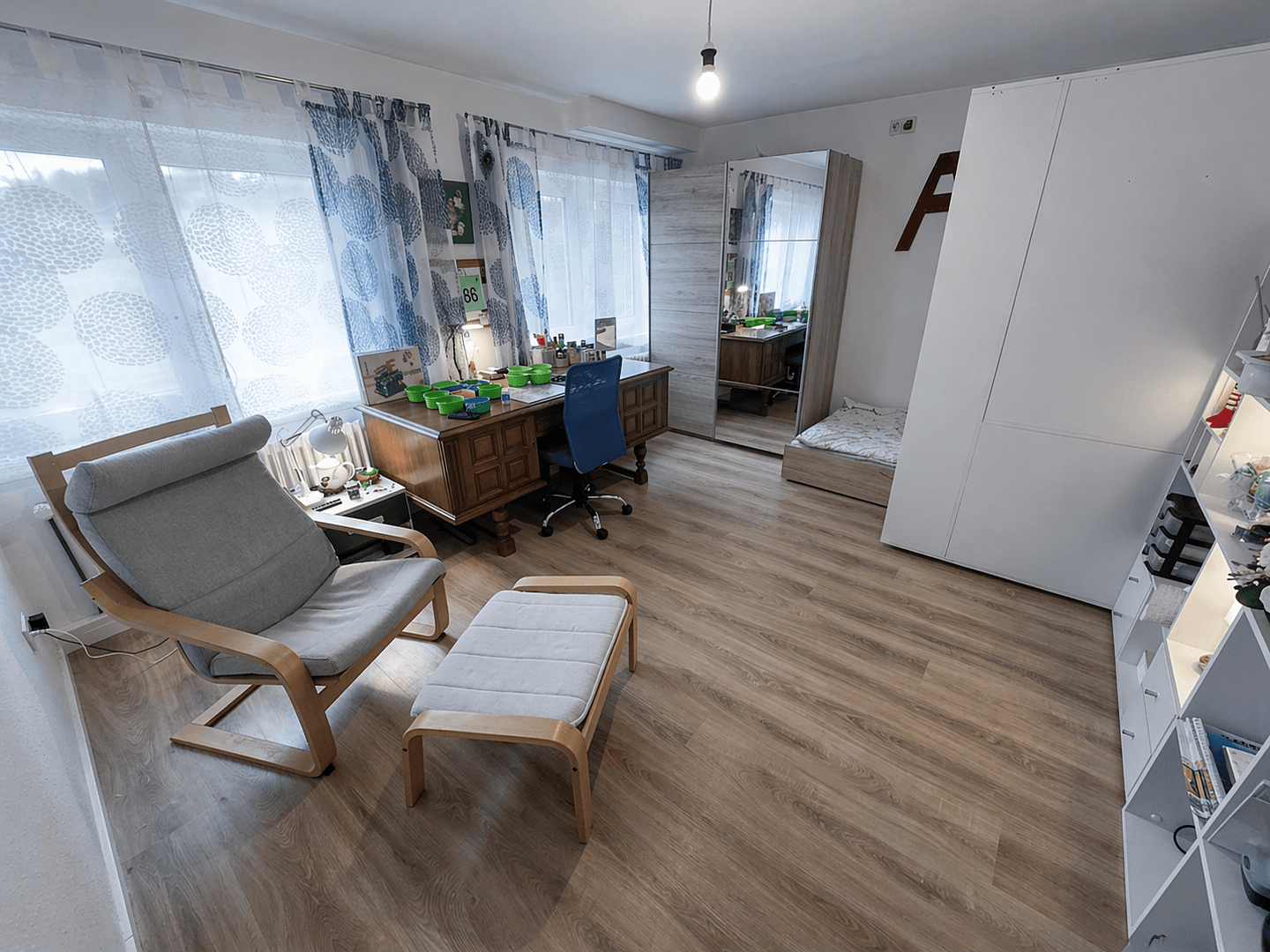 Predaj domu 192 m², pozemok 1.200 m², Am Hirtenbuckel 19, Bad Urach, Bádensko-Wurttembersko Predaj domu 192 m², pozemok 1.200 m², Am Hirtenbuckel 19, Bad Urach, Bádensko-Wurttembersko
