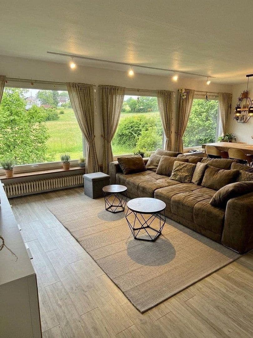 Predaj domu 192 m², pozemok 1.200 m², Am Hirtenbuckel 19, Bad Urach, Bádensko-Wurttembersko Predaj domu 192 m², pozemok 1.200 m², Am Hirtenbuckel 19, Bad Urach, Bádensko-Wurttembersko