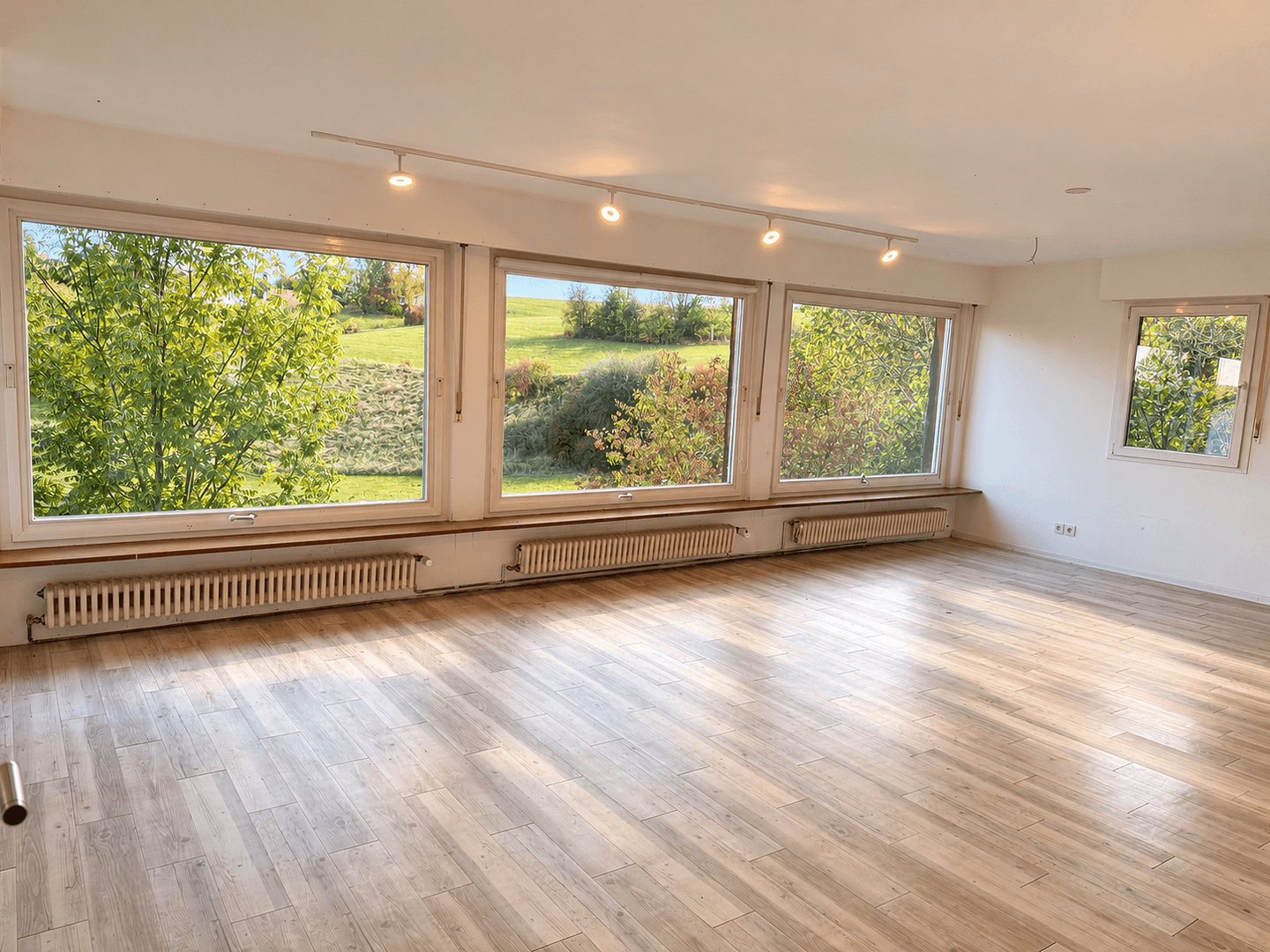 Predaj domu 192 m², pozemok 1.200 m², Am Hirtenbuckel 19, Bad Urach, Bádensko-Wurttembersko Predaj domu 192 m², pozemok 1.200 m², Am Hirtenbuckel 19, Bad Urach, Bádensko-Wurttembersko
