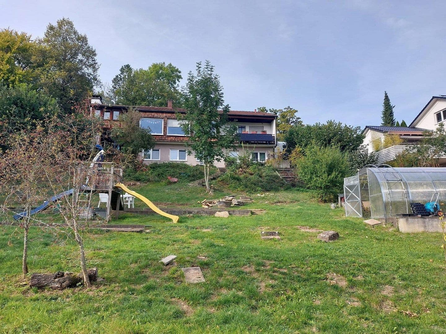 Predaj domu 192 m², pozemok 1.200 m², Am Hirtenbuckel 19, Bad Urach, Bádensko-Wurttembersko Predaj domu 192 m², pozemok 1.200 m², Am Hirtenbuckel 19, Bad Urach, Bádensko-Wurttembersko