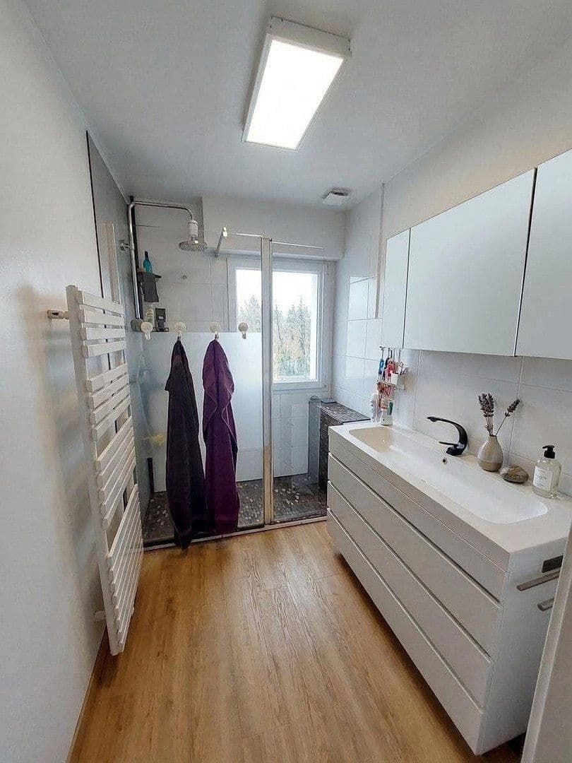 Predaj domu 192 m², pozemok 1.200 m², Am Hirtenbuckel 19, Bad Urach, Bádensko-Wurttembersko Predaj domu 192 m², pozemok 1.200 m², Am Hirtenbuckel 19, Bad Urach, Bádensko-Wurttembersko