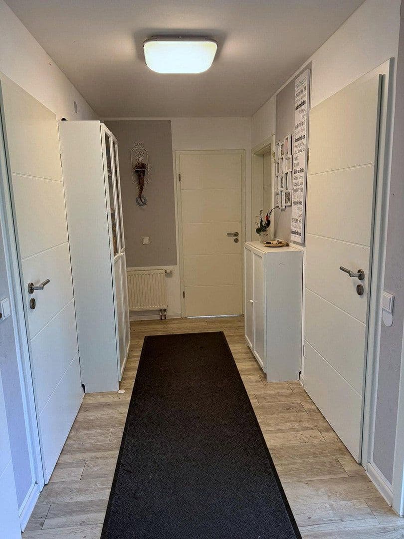Predaj domu 192 m², pozemok 1.200 m², Am Hirtenbuckel 19, Bad Urach, Bádensko-Wurttembersko Predaj domu 192 m², pozemok 1.200 m², Am Hirtenbuckel 19, Bad Urach, Bádensko-Wurttembersko