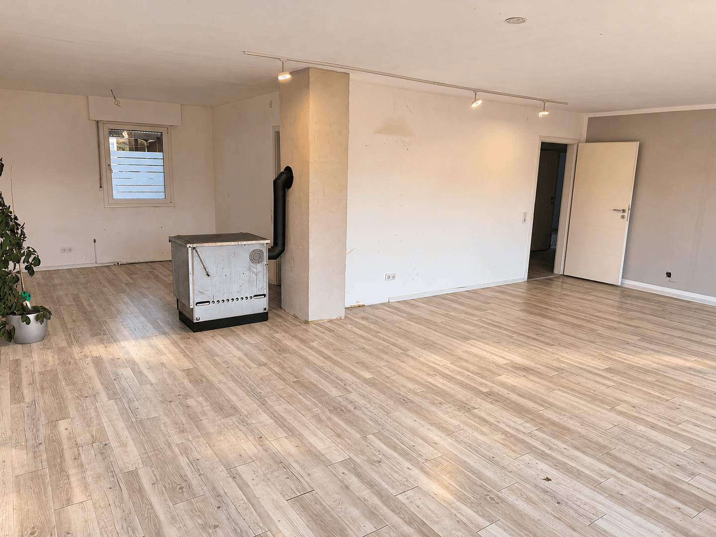 Predaj domu 192 m², pozemok 1.200 m², Am Hirtenbuckel 19, Bad Urach, Bádensko-Wurttembersko Predaj domu 192 m², pozemok 1.200 m², Am Hirtenbuckel 19, Bad Urach, Bádensko-Wurttembersko