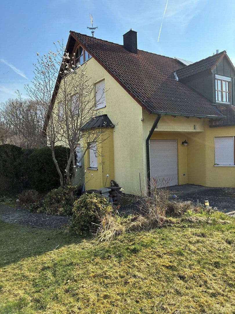 Predaj domu 126 m², pozemok 530 m², Stegaurach, Bavorsko Predaj domu 126 m², pozemok 530 m², Stegaurach, Bavorsko