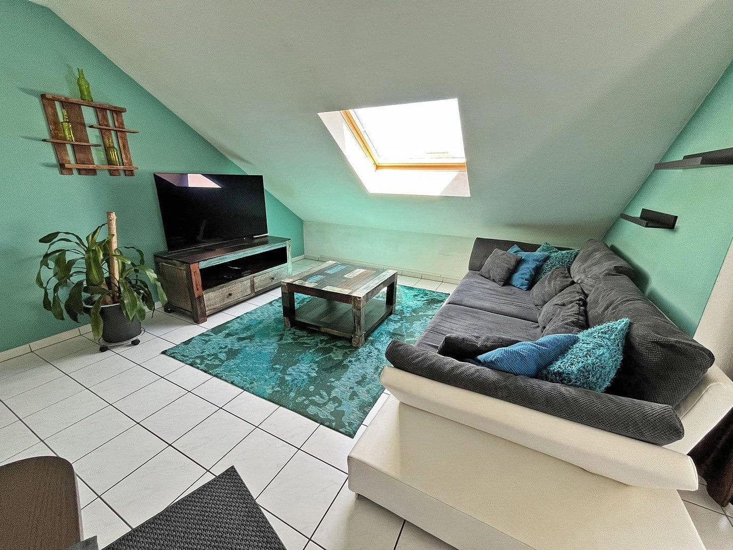 Predaj bytu 2-izbový 65 m², Wilhelm-Röntgen-Straße 28, Schwalbach, Sársko Predaj bytu 2-izbový 65 m², Wilhelm-Röntgen-Straße 28, Schwalbach, Sársko