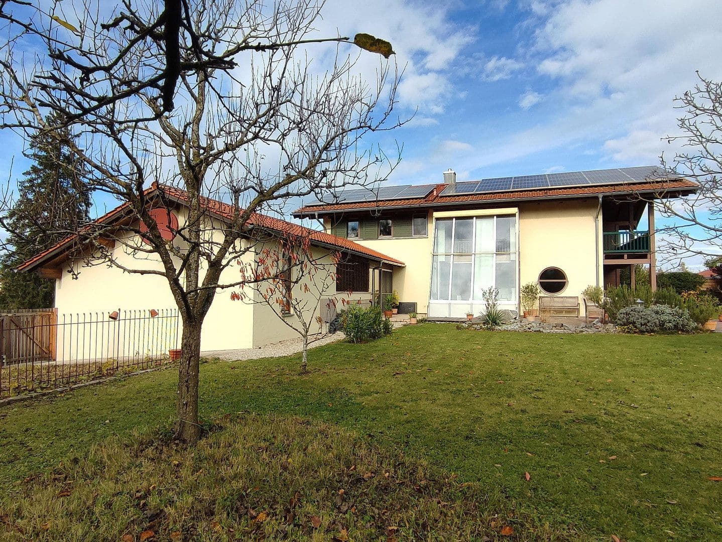 Predaj domu 232 m², pozemok 1.286 m², Tittmoning, Bavorsko Predaj domu 232 m², pozemok 1.286 m², Tittmoning, Bavorsko
