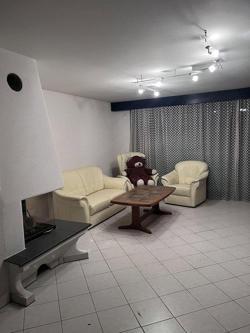 Predaj domu 591 m², pozemok 4.760 m², Möhrendorf, Bavorsko Predaj domu 591 m², pozemok 4.760 m², Möhrendorf, Bavorsko