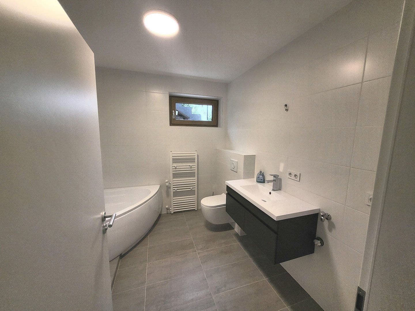 Predaj domu 160 m², pozemok 244 m², Am Anger 10a, Babensham, Bavorsko Predaj domu 160 m², pozemok 244 m², Am Anger 10a, Babensham, Bavorsko