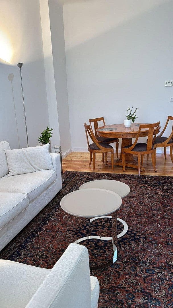 Prenájom bytu 2-izbový 64 m², Berlin, Berlín Prenájom bytu 2-izbový 64 m², Berlin, Berlín