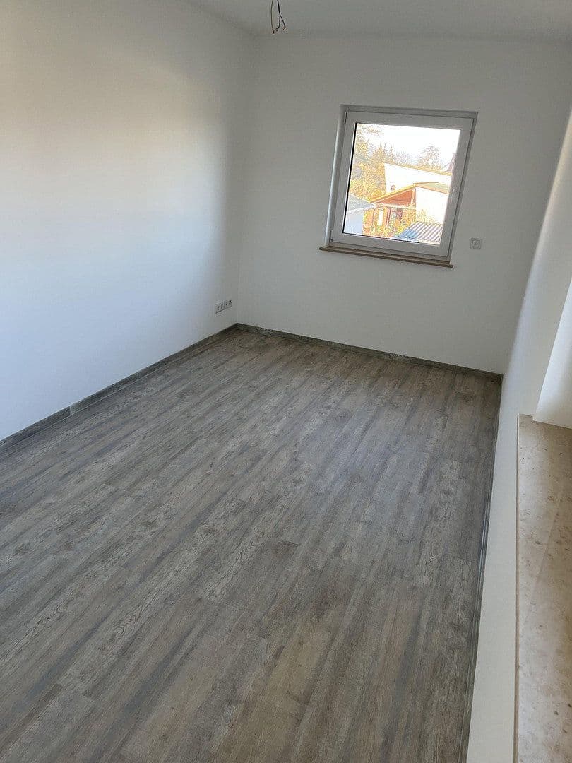 Prenájom bytu 3-izbový 98 m², Am Kiefernwald 5 B, Groß Kreutz (Havel), Brandenbursko Prenájom bytu 3-izbový 98 m², Am Kiefernwald 5 B, Groß Kreutz (Havel), Brandenbursko