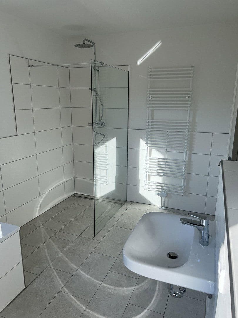 Prenájom bytu 3-izbový 98 m², Am Kiefernwald 5 B, Groß Kreutz (Havel), Brandenbursko Prenájom bytu 3-izbový 98 m², Am Kiefernwald 5 B, Groß Kreutz (Havel), Brandenbursko
