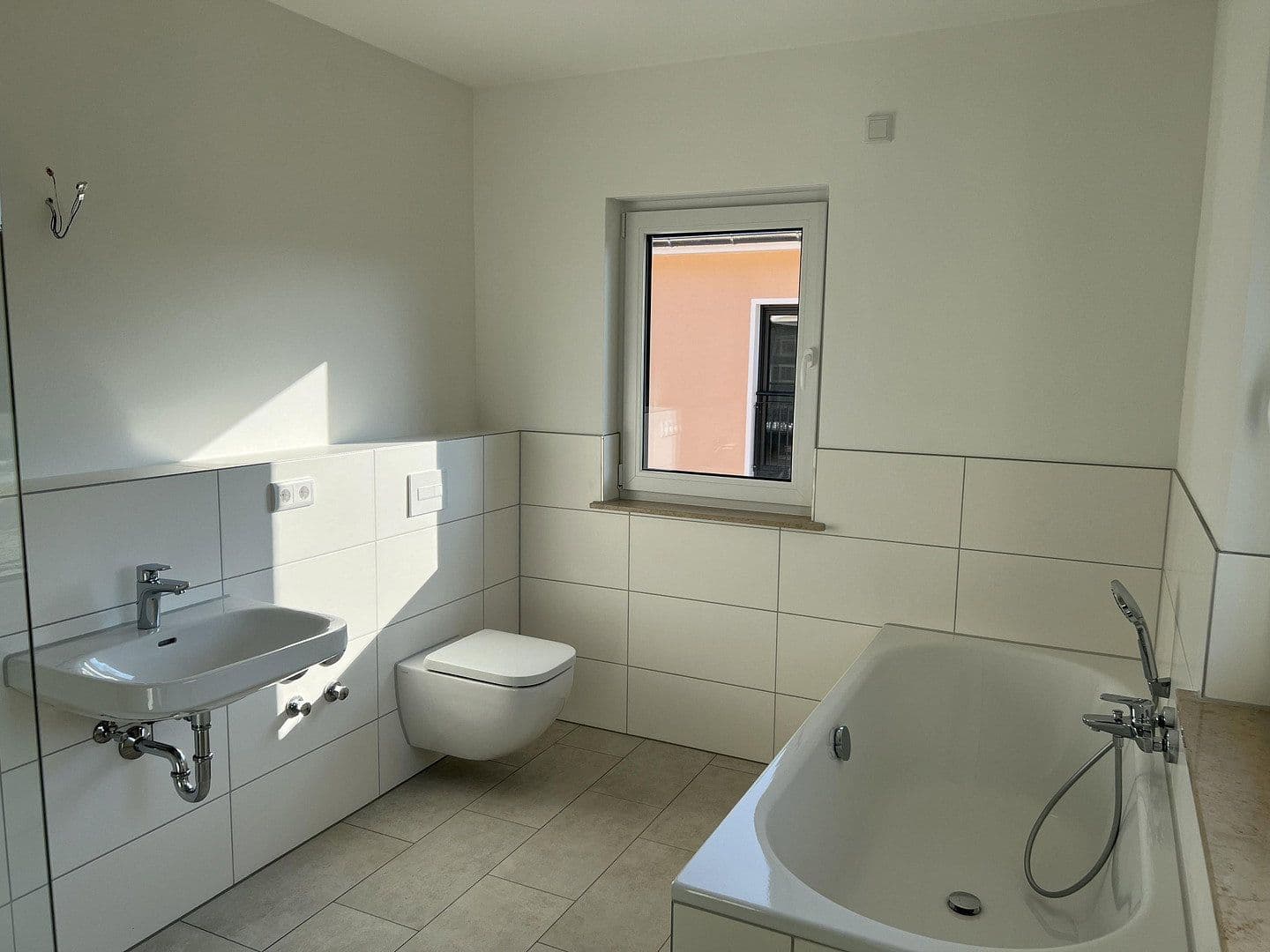 Prenájom bytu 3-izbový 98 m², Am Kiefernwald 5 B, Groß Kreutz (Havel), Brandenbursko Prenájom bytu 3-izbový 98 m², Am Kiefernwald 5 B, Groß Kreutz (Havel), Brandenbursko
