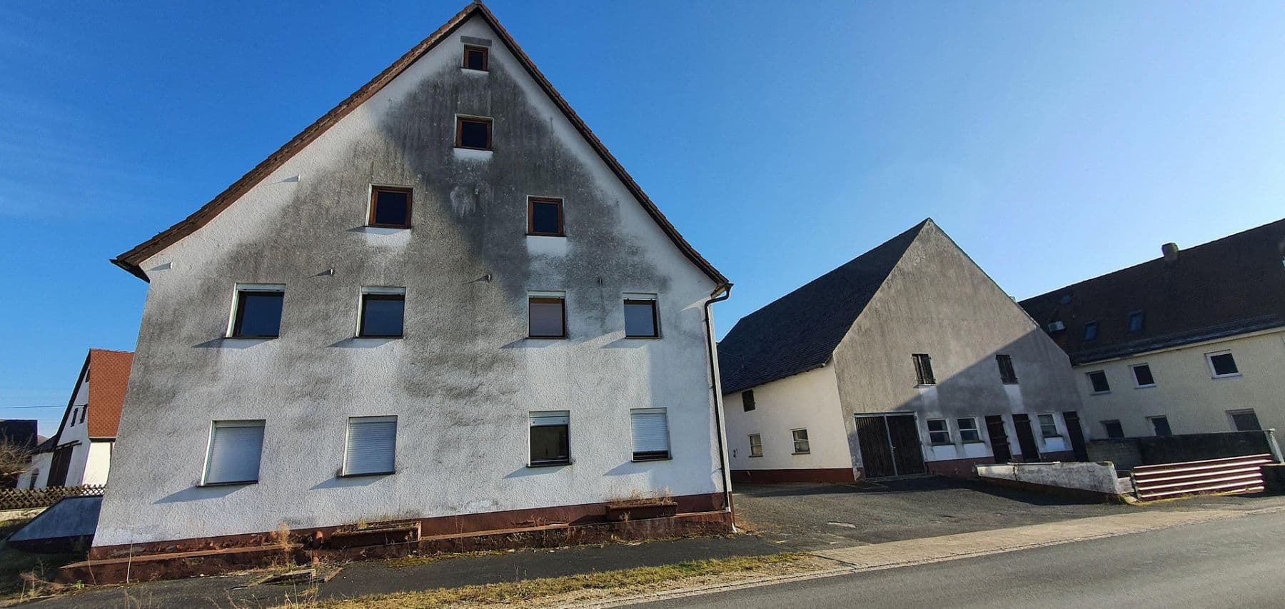 Predaj domu 220 m², pozemok 550 m², Schnaittach, Bavorsko Predaj domu 220 m², pozemok 550 m², Schnaittach, Bavorsko