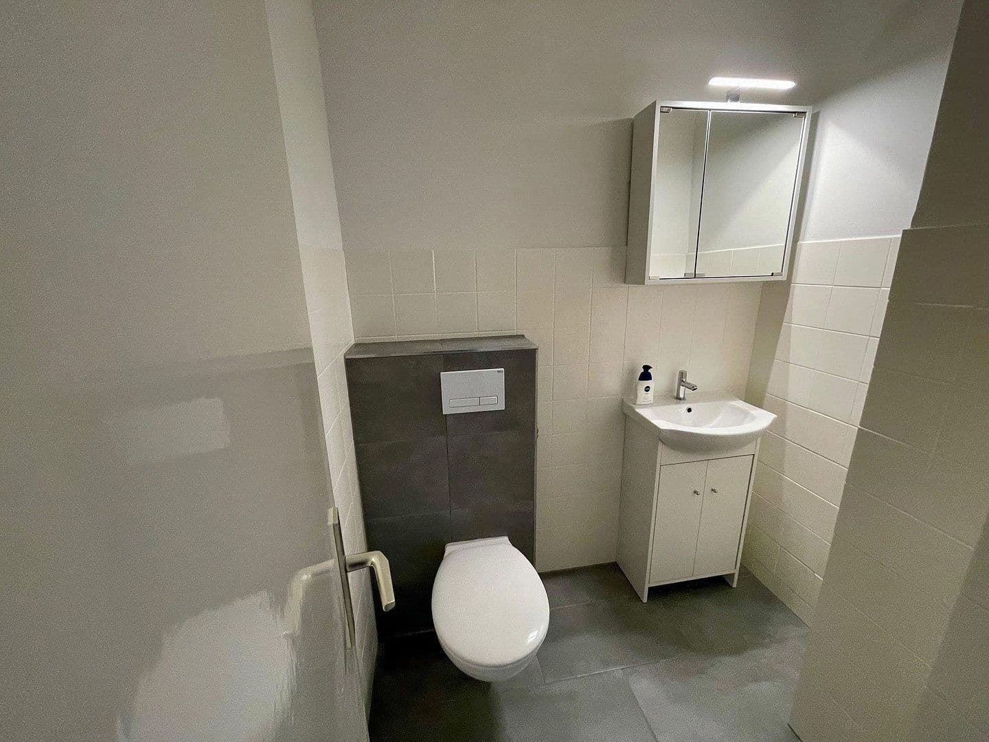 Prenájom bytu 2-izbový 63 m², Frankfurt am Main, Hesensko Prenájom bytu 2-izbový 63 m², Frankfurt am Main, Hesensko