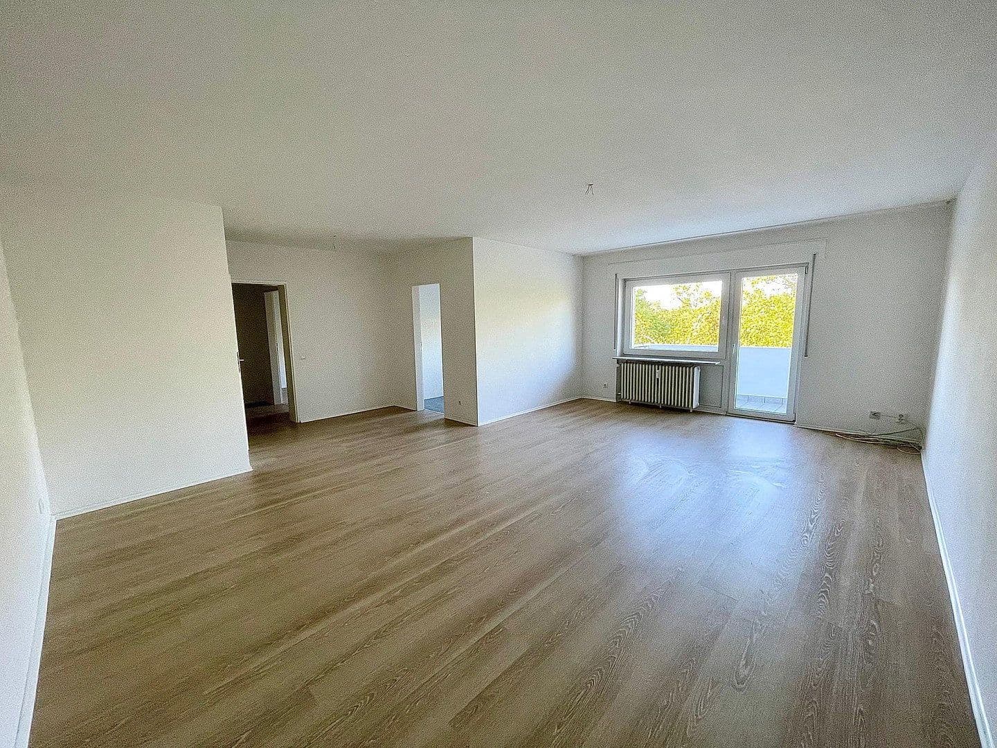 Prenájom bytu 2-izbový 63 m², Frankfurt am Main, Hesensko Prenájom bytu 2-izbový 63 m², Frankfurt am Main, Hesensko