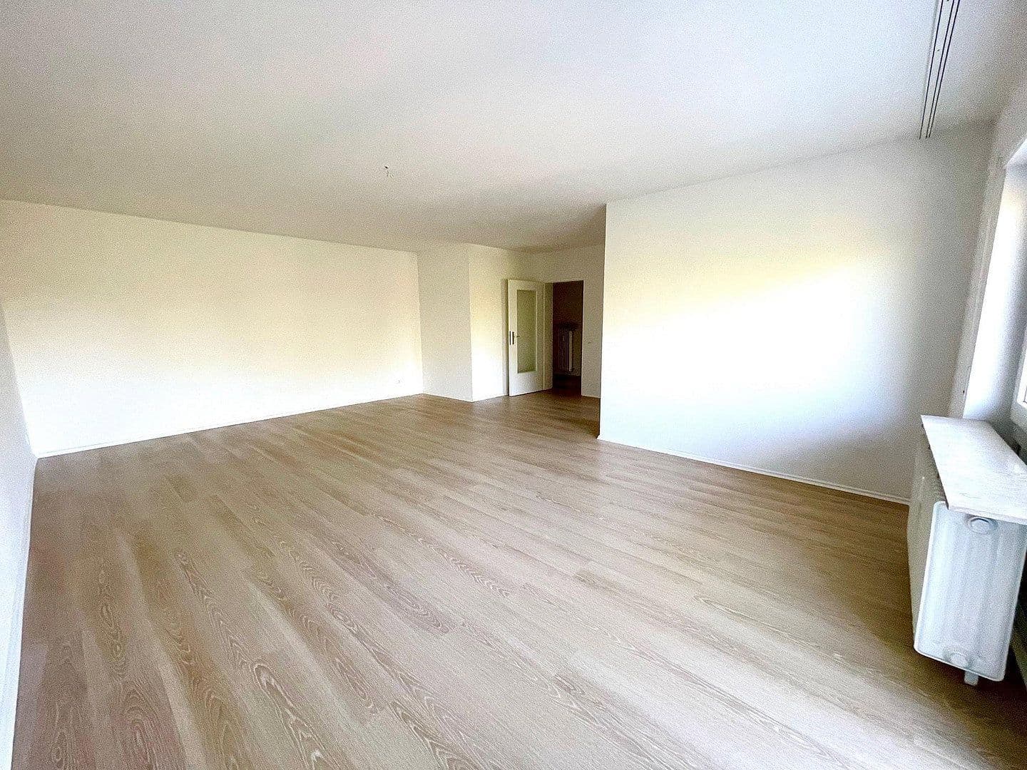 Prenájom bytu 2-izbový 63 m², Frankfurt am Main, Hesensko Prenájom bytu 2-izbový 63 m², Frankfurt am Main, Hesensko