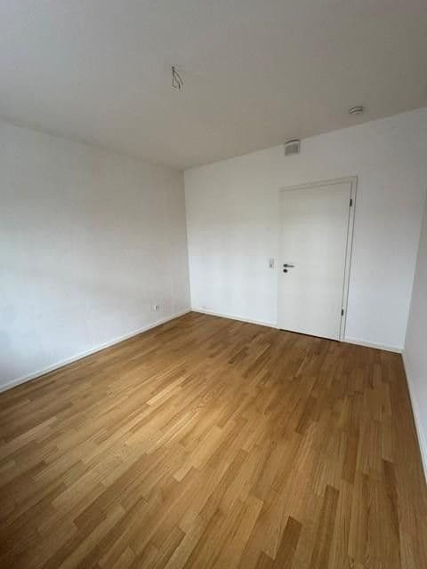 Prenájom bytu 3-izbový 82 m², Am Jessenapfel 3, Frankfurt, Hesensko Prenájom bytu 3-izbový 82 m², Am Jessenapfel 3, Frankfurt, Hesensko