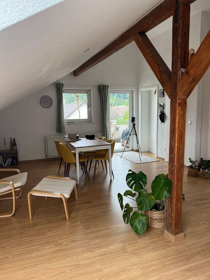 Prenájom bytu 3-izbový 80 m², Schlossstrasse 13, Lörrach, Bádensko-Wurttembersko Prenájom bytu 3-izbový 80 m², Schlossstrasse 13, Lörrach, Bádensko-Wurttembersko