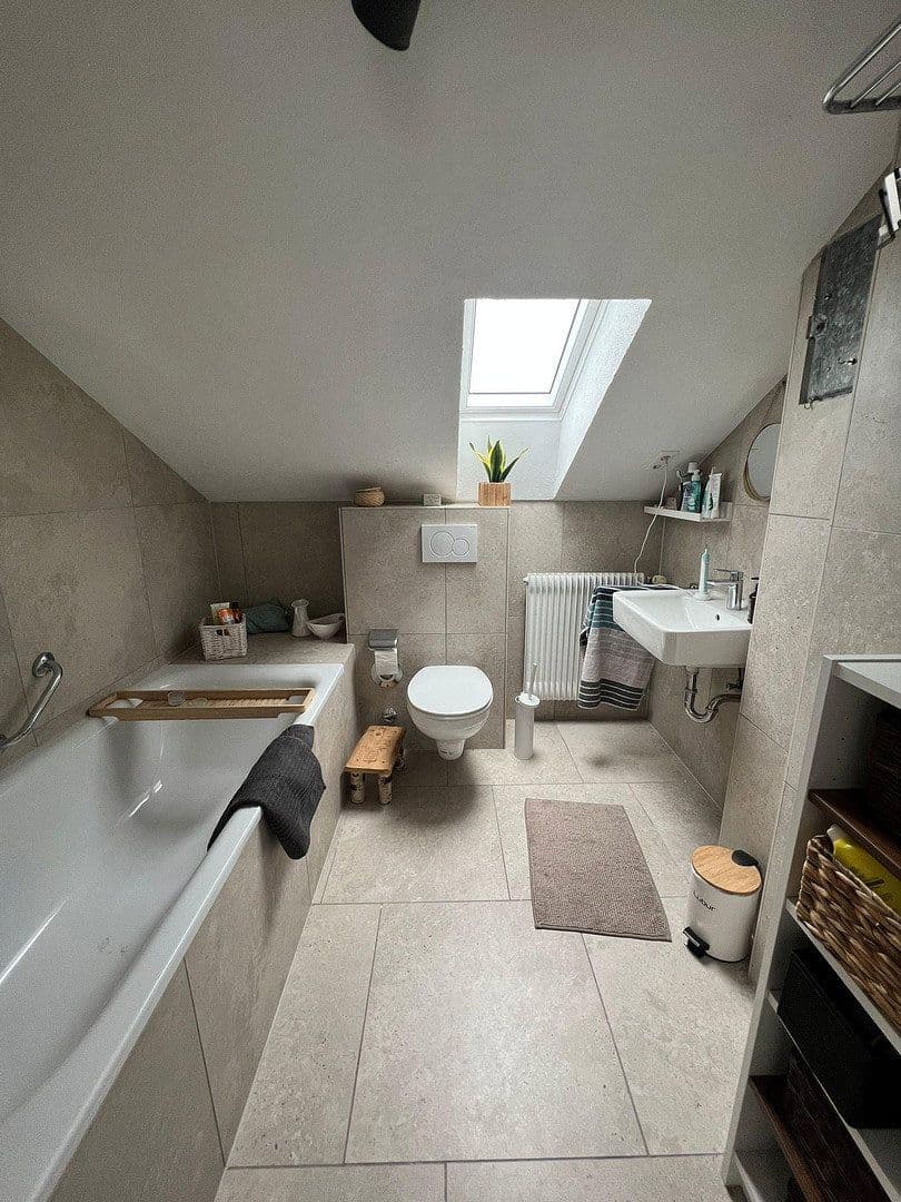 Prenájom bytu 3-izbový 80 m², Schlossstrasse 13, Lörrach, Bádensko-Wurttembersko Prenájom bytu 3-izbový 80 m², Schlossstrasse 13, Lörrach, Bádensko-Wurttembersko