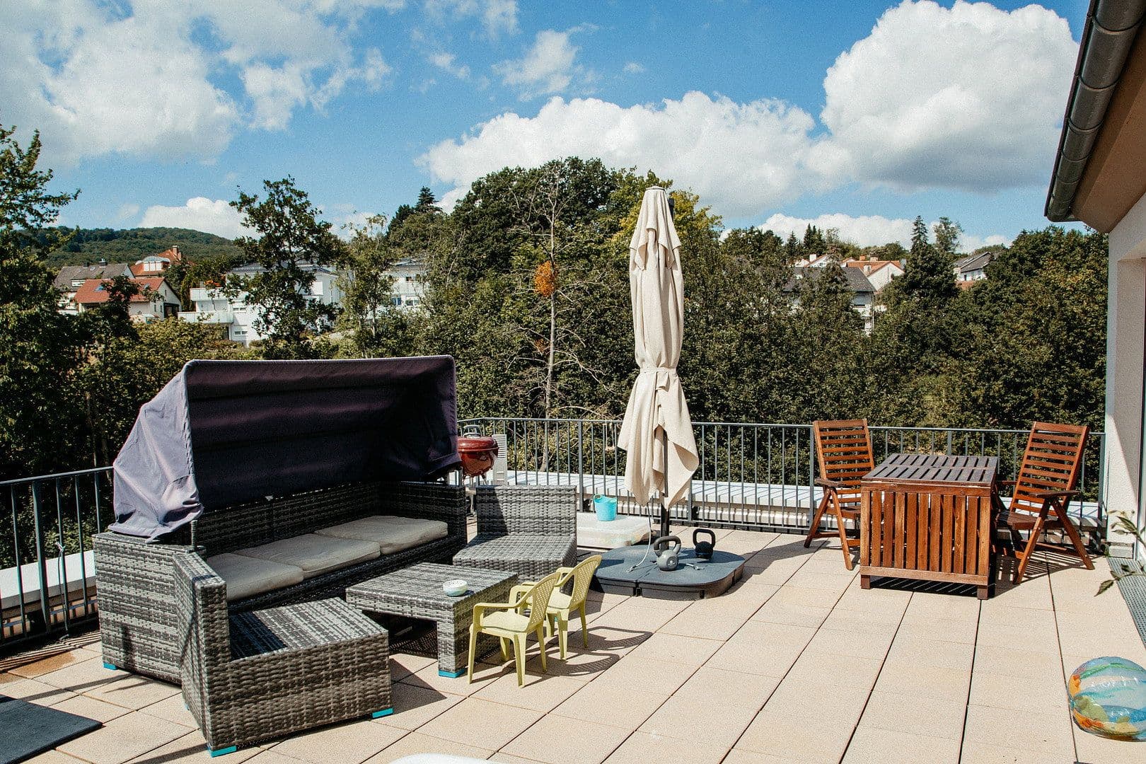 Prenájom bytu 3-izbový 102 m², Kassel-Harleshausen, Hesensko Prenájom bytu 3-izbový 102 m², Kassel-Harleshausen, Hesensko