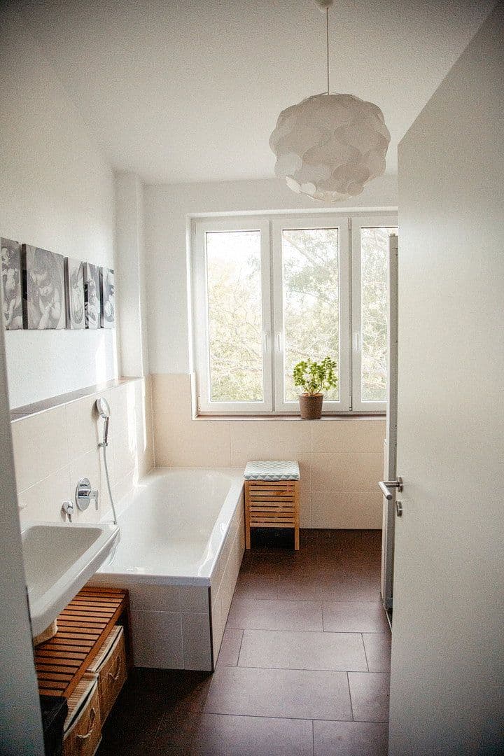 Prenájom bytu 3-izbový 102 m², Kassel-Harleshausen, Hesensko Prenájom bytu 3-izbový 102 m², Kassel-Harleshausen, Hesensko