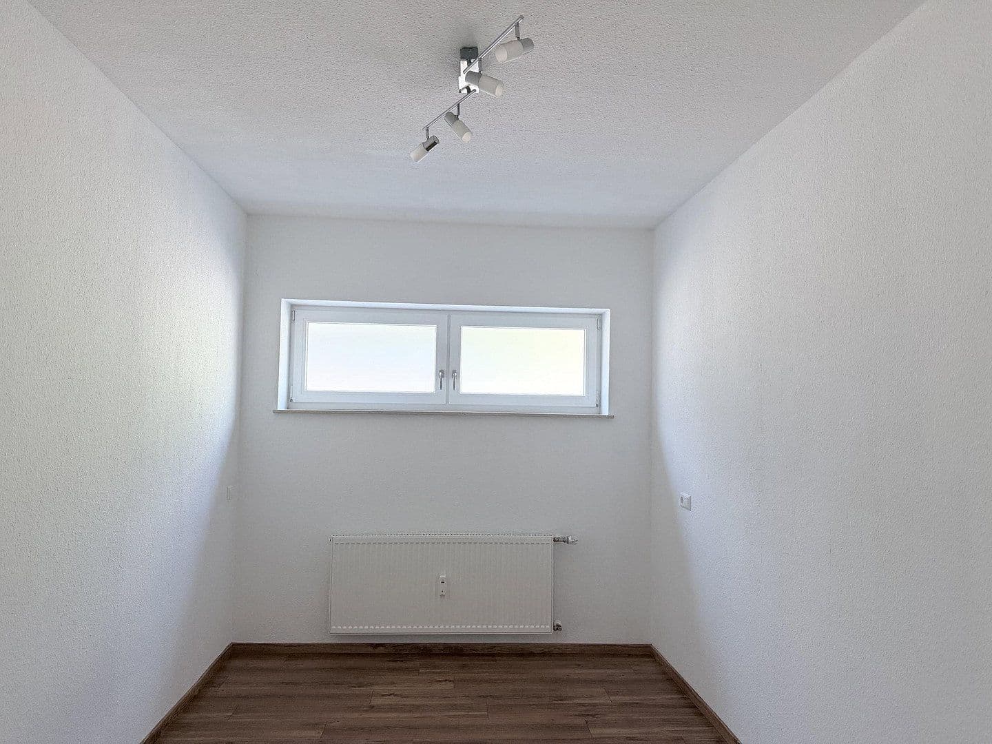 Prenájom bytu 2-izbový 62 m², Heidenheim an der Brenz, Bádensko-Wurttembersko Prenájom bytu 2-izbový 62 m², Heidenheim an der Brenz, Bádensko-Wurttembersko