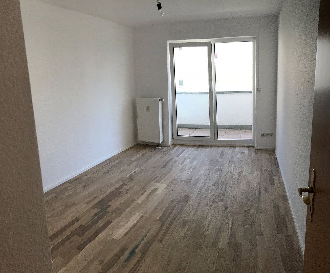 Prenájom bytu 3-izbový 86 m², Schwäbisch Gmünd, Bádensko-Wurttembersko Prenájom bytu 3-izbový 86 m², Schwäbisch Gmünd, Bádensko-Wurttembersko