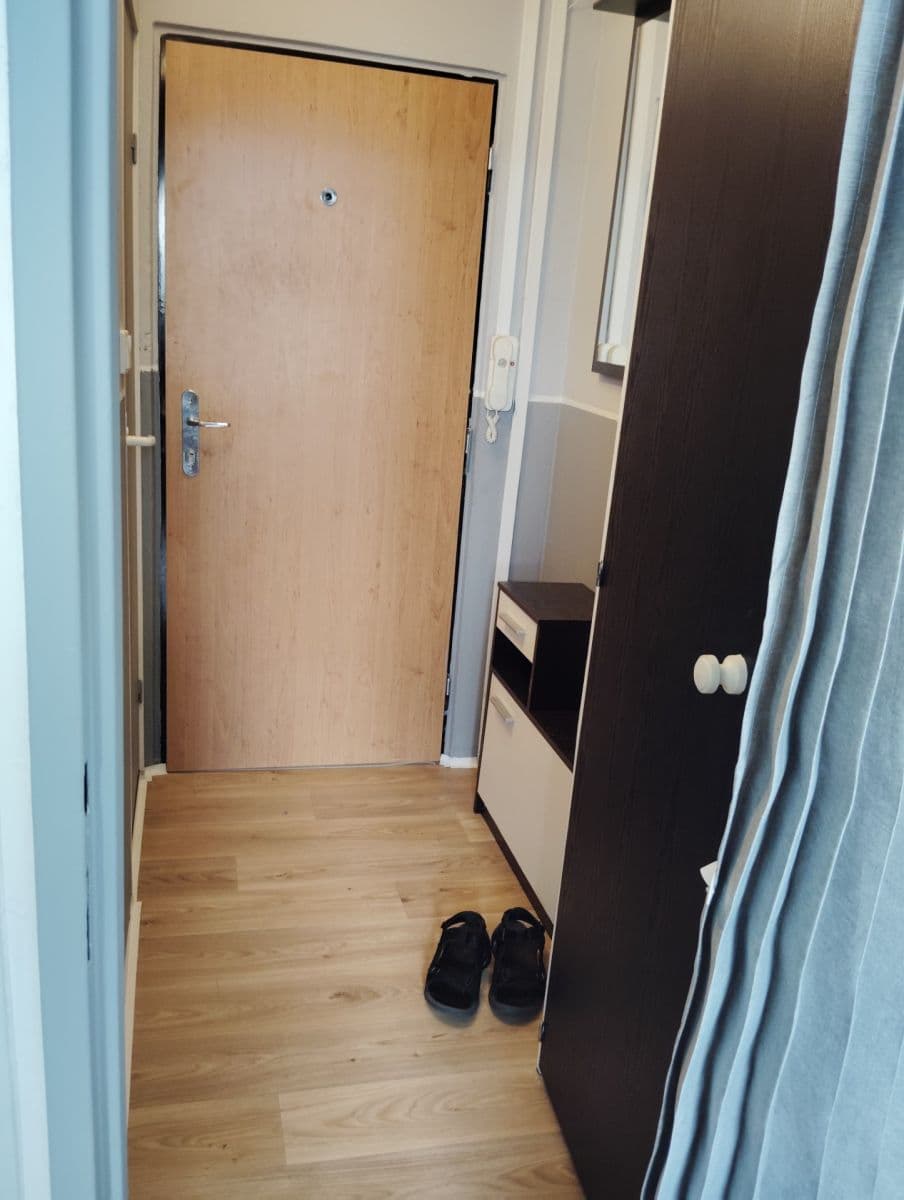 Prenájom bytu 1-izbový 34 m², Liberecká, Hrádek nad Nisou, Liberecký kraj Prenájom bytu 1-izbový 34 m², Liberecká, Hrádek nad Nisou, Liberecký kraj