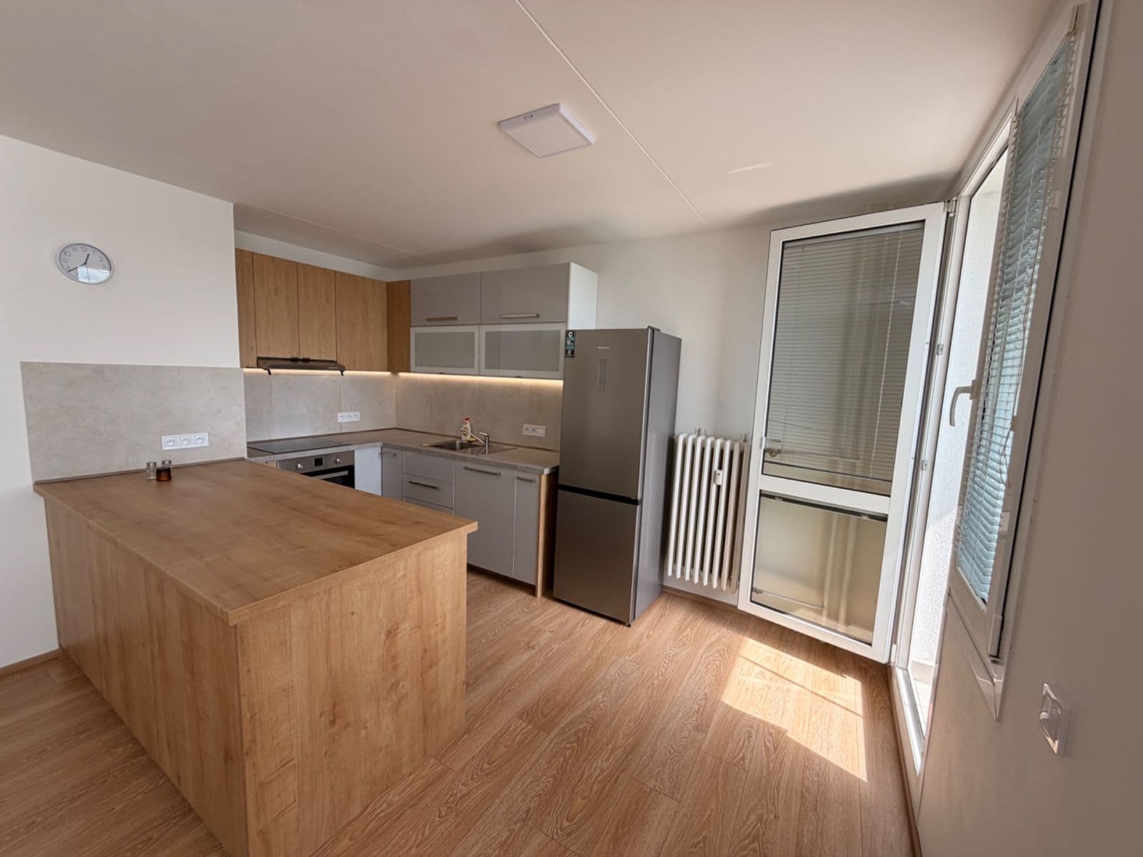 Prenájom bytu 3-izbový 75 m², Tatarkova, Praha, Praha Prenájom bytu 3-izbový 75 m², Tatarkova, Praha, Praha