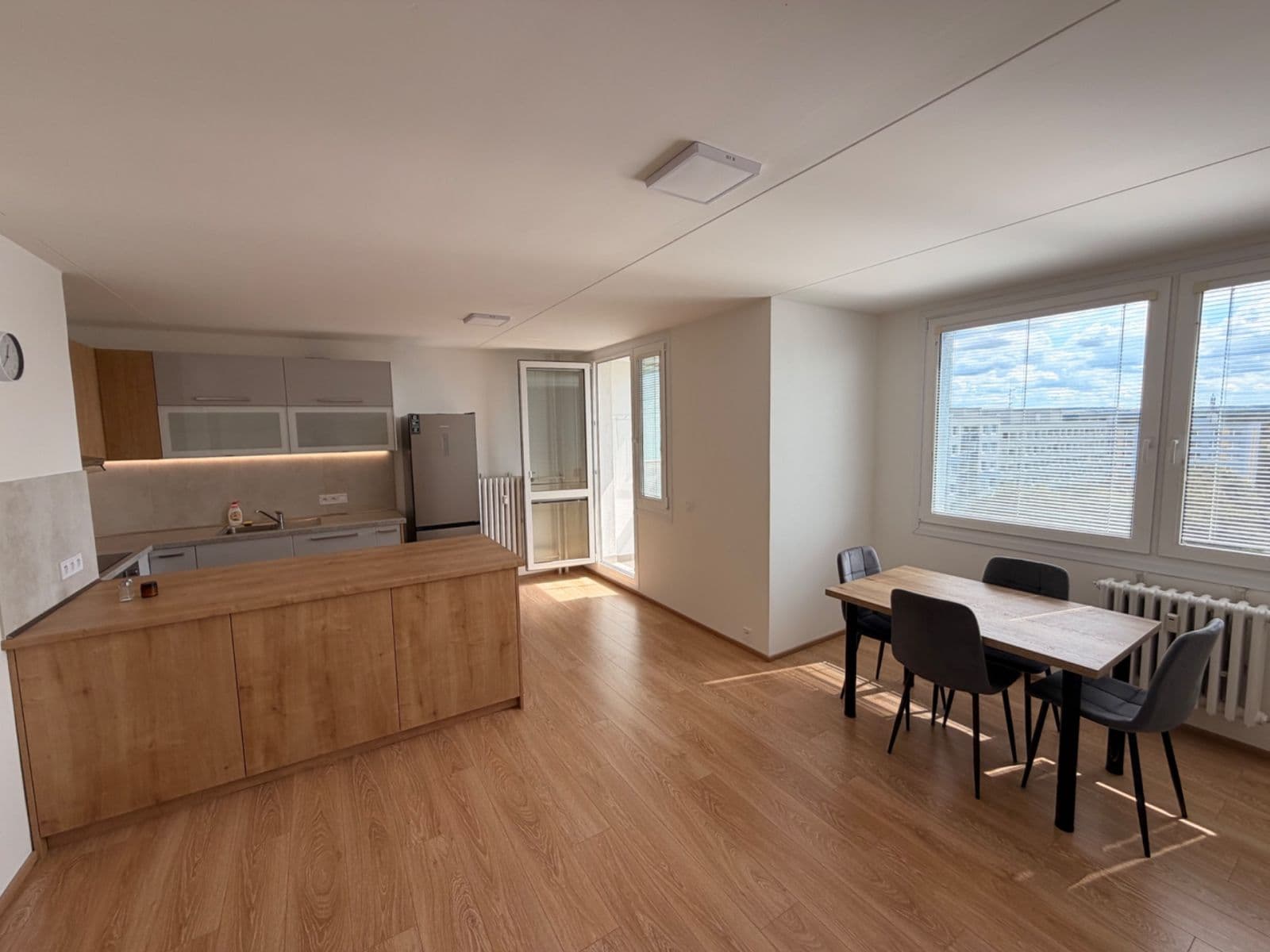 Prenájom bytu 3-izbový 75 m², Tatarkova, Praha, Praha Prenájom bytu 3-izbový 75 m², Tatarkova, Praha, Praha