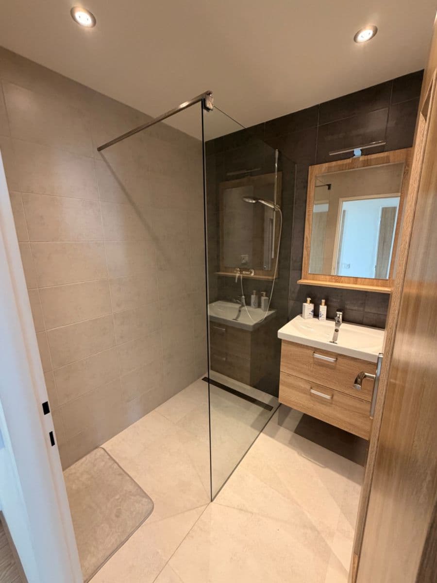 Prenájom bytu 3-izbový 75 m², Tatarkova, Praha, Praha Prenájom bytu 3-izbový 75 m², Tatarkova, Praha, Praha