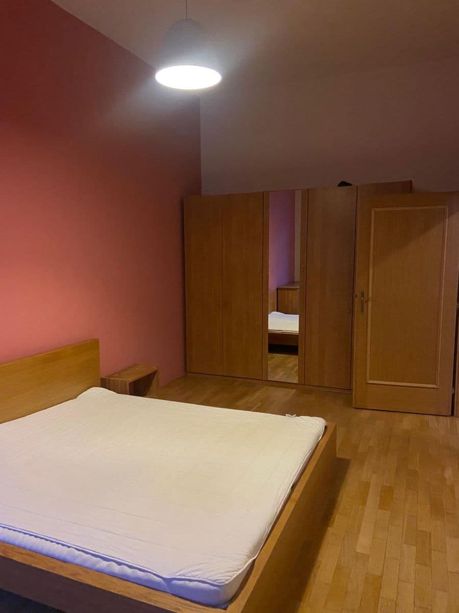 Prenájom bytu 2-izbový 66 m², Lublaňská, Praha, Praha Prenájom bytu 2-izbový 66 m², Lublaňská, Praha, Praha