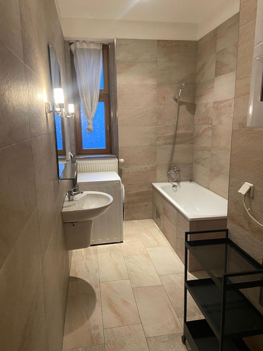 Prenájom bytu 2-izbový 66 m², Lublaňská, Praha, Praha Prenájom bytu 2-izbový 66 m², Lublaňská, Praha, Praha