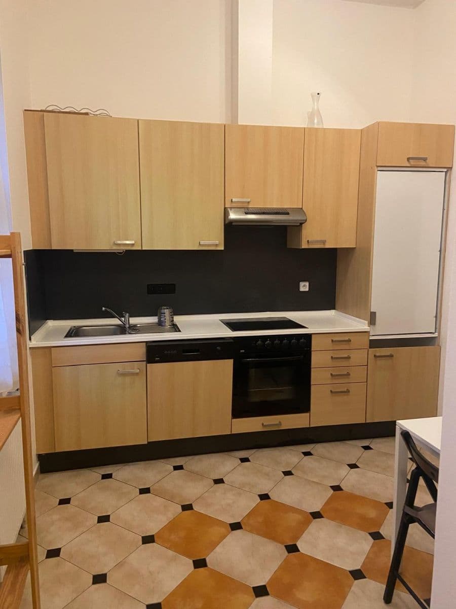 Prenájom bytu 2-izbový 66 m², Lublaňská, Praha, Praha Prenájom bytu 2-izbový 66 m², Lublaňská, Praha, Praha