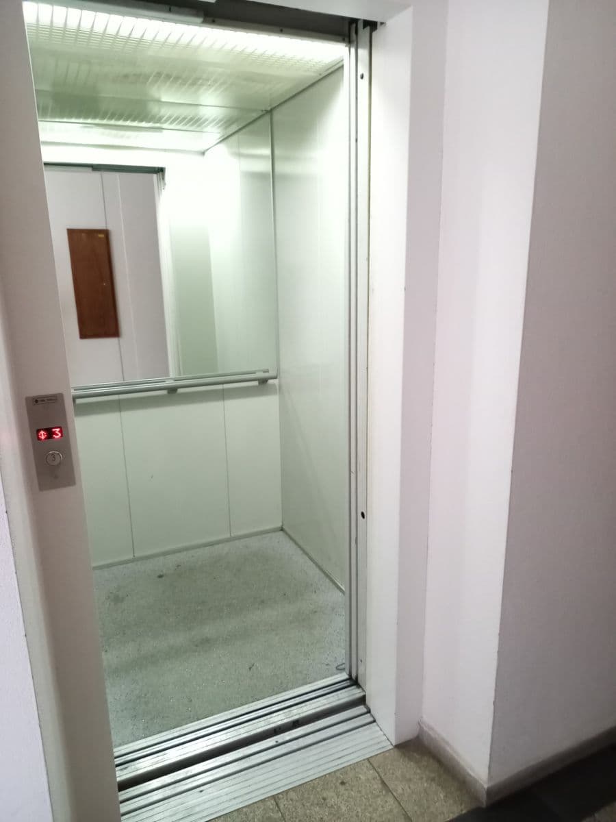 Prenájom bytu 2-izbový 66 m², Lublaňská, Praha, Praha Prenájom bytu 2-izbový 66 m², Lublaňská, Praha, Praha