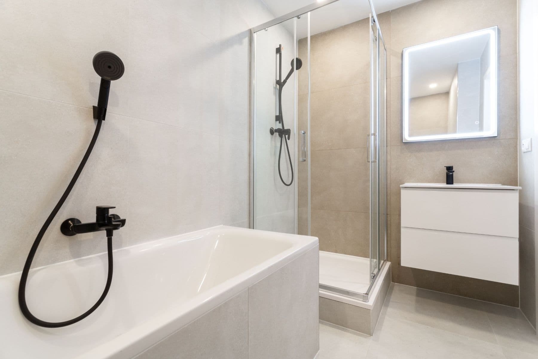 Predaj bytu 4-izbový 85 m², Prusíkova, Praha, Praha Predaj bytu 4-izbový 85 m², Prusíkova, Praha, Praha