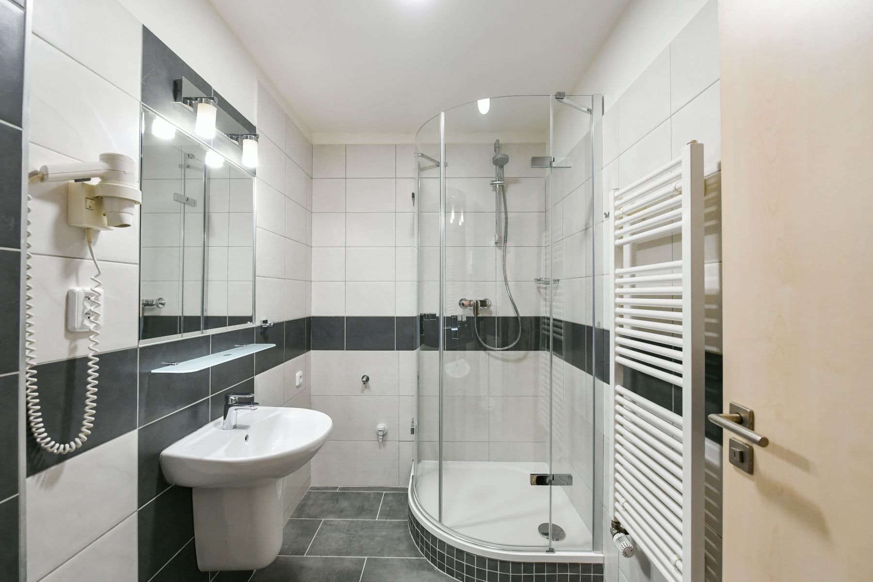 Prenájom bytu 1-izbový 19 m², Na Ostrůvku, Praha, Praha Prenájom bytu 1-izbový 19 m², Na Ostrůvku, Praha, Praha