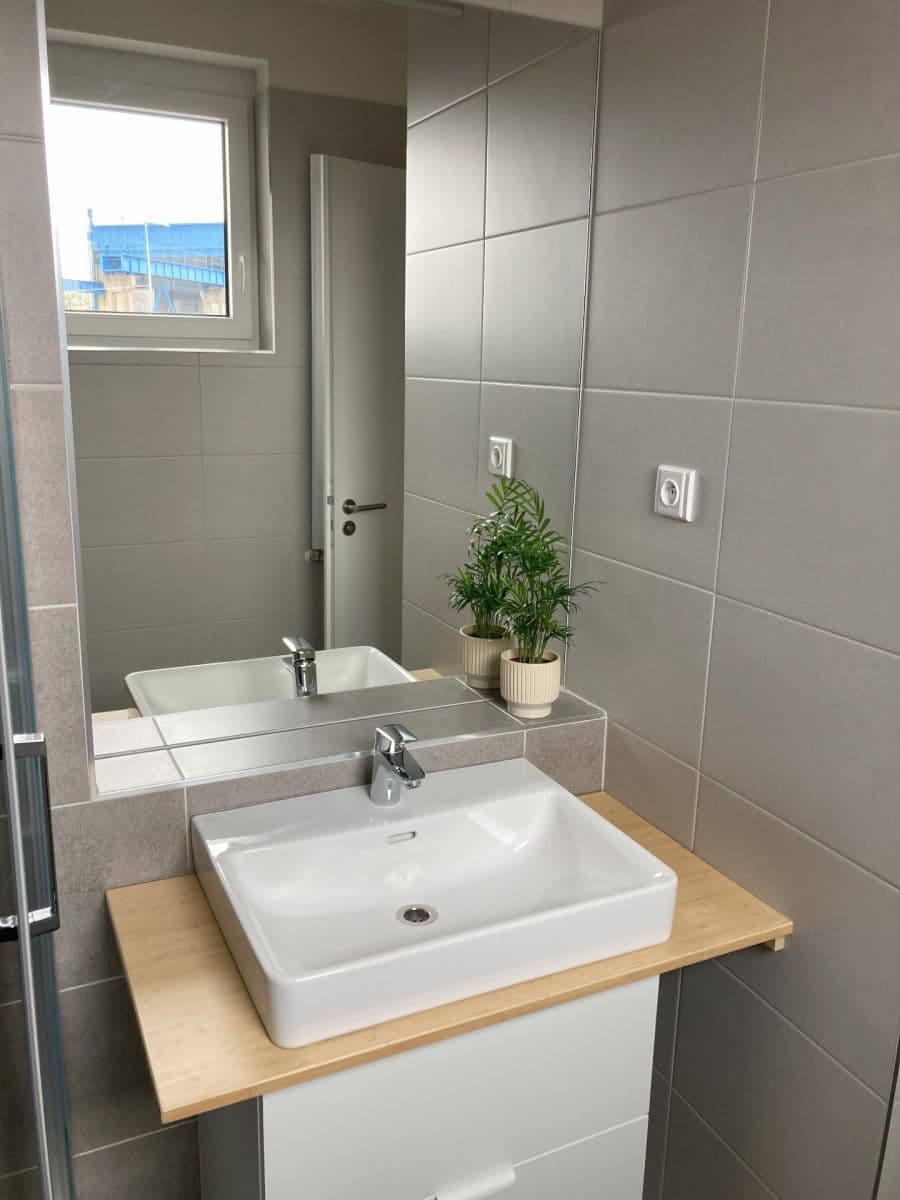 Prenájom bytu 1-izbový 39 m², Čakovická, Praha, Praha Prenájom bytu 1-izbový 39 m², Čakovická, Praha, Praha