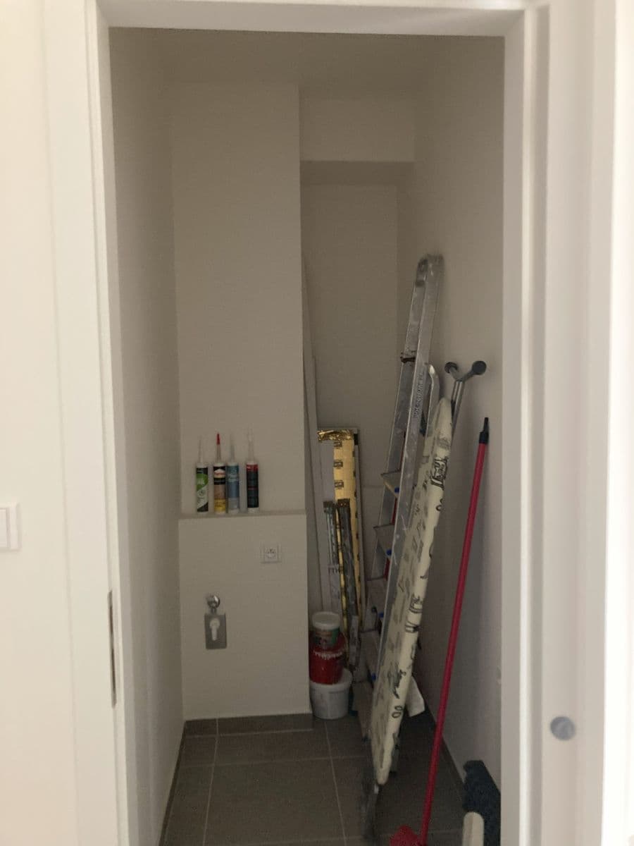 Prenájom bytu 1-izbový 39 m², Čakovická, Praha, Praha Prenájom bytu 1-izbový 39 m², Čakovická, Praha, Praha
