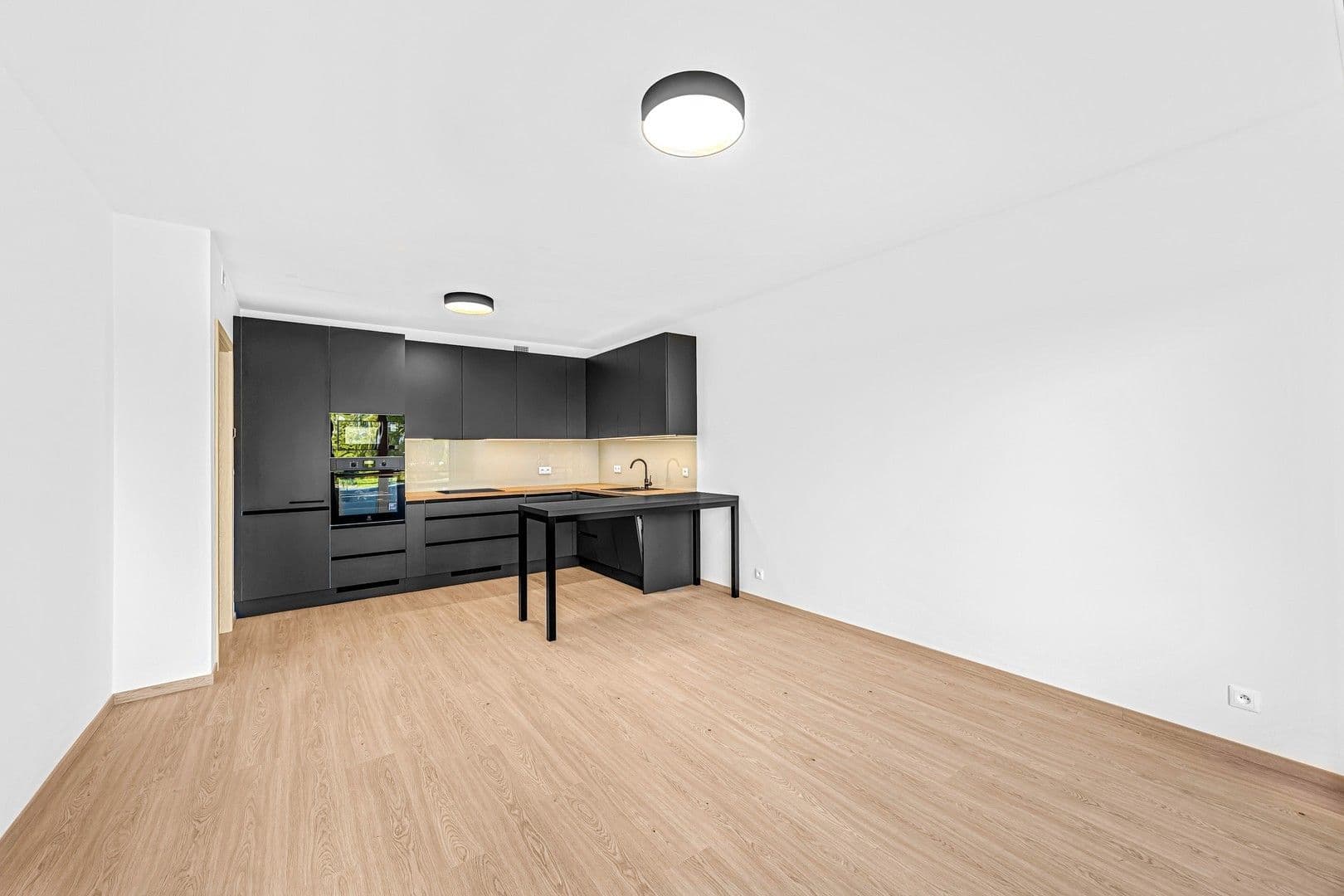 Prenájom bytu 2-izbový 60 m², Pavla Beneše, Praha, Praha Prenájom bytu 2-izbový 60 m², Pavla Beneše, Praha, Praha