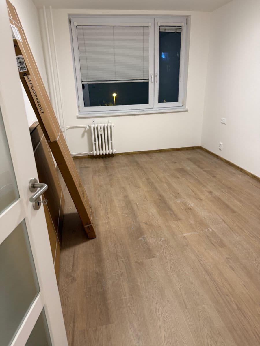 Prenájom bytu 3-izbový 74 m², Augustinova, Praha, Praha Prenájom bytu 3-izbový 74 m², Augustinova, Praha, Praha