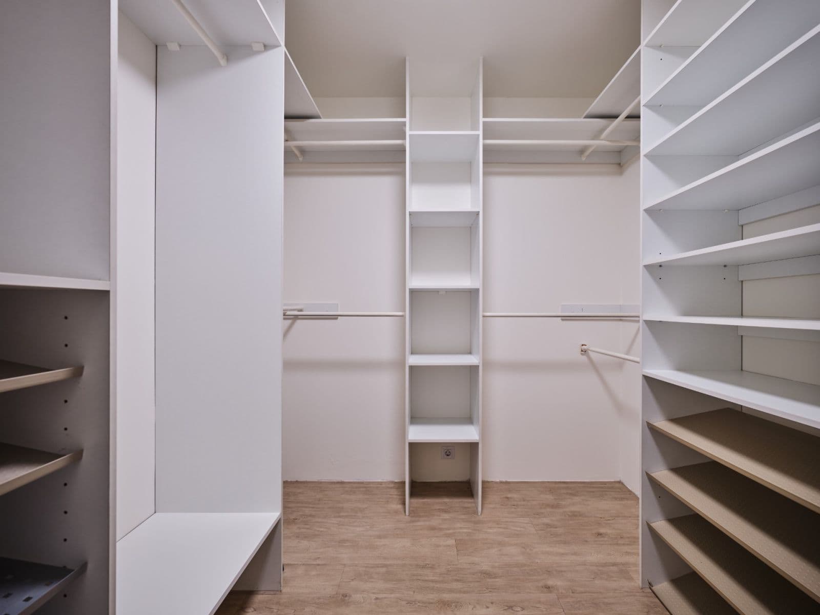 Predaj bytu 4-izbový 123 m², Semilská, Praha, Praha Predaj bytu 4-izbový 123 m², Semilská, Praha, Praha