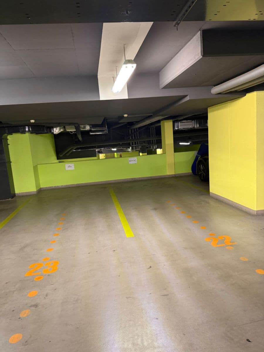 Prenájom garáže 13 m², Prokopova, Praha, Praha Prenájom garáže 13 m², Prokopova, Praha, Praha