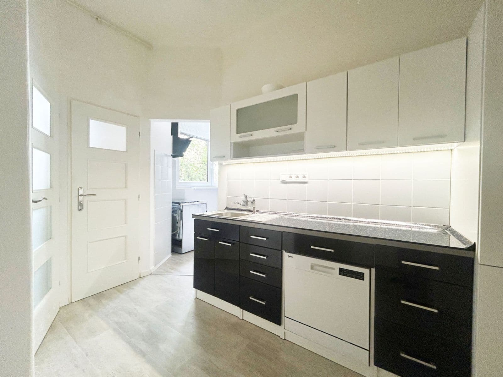 Prenájom bytu 2-izbový 45 m², Stroupežnického, Praha, Praha Prenájom bytu 2-izbový 45 m², Stroupežnického, Praha, Praha