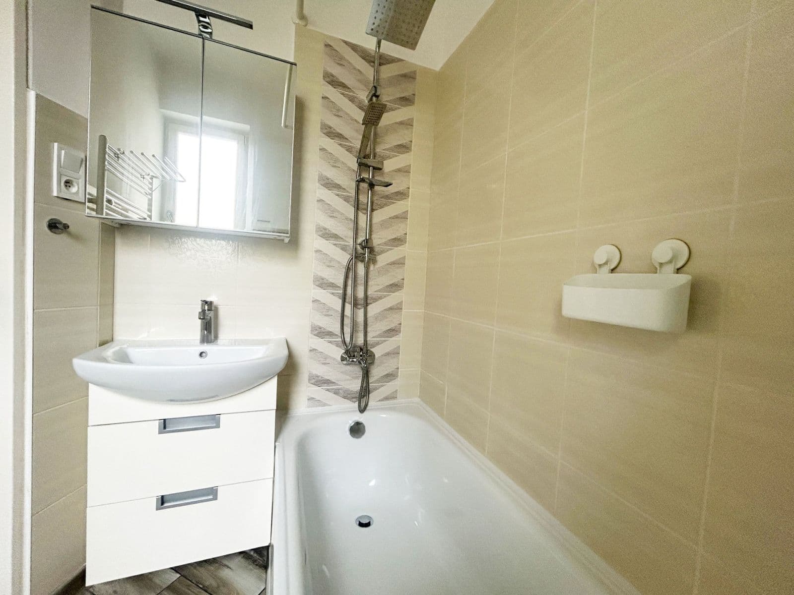 Prenájom bytu 2-izbový 45 m², Stroupežnického, Praha, Praha Prenájom bytu 2-izbový 45 m², Stroupežnického, Praha, Praha