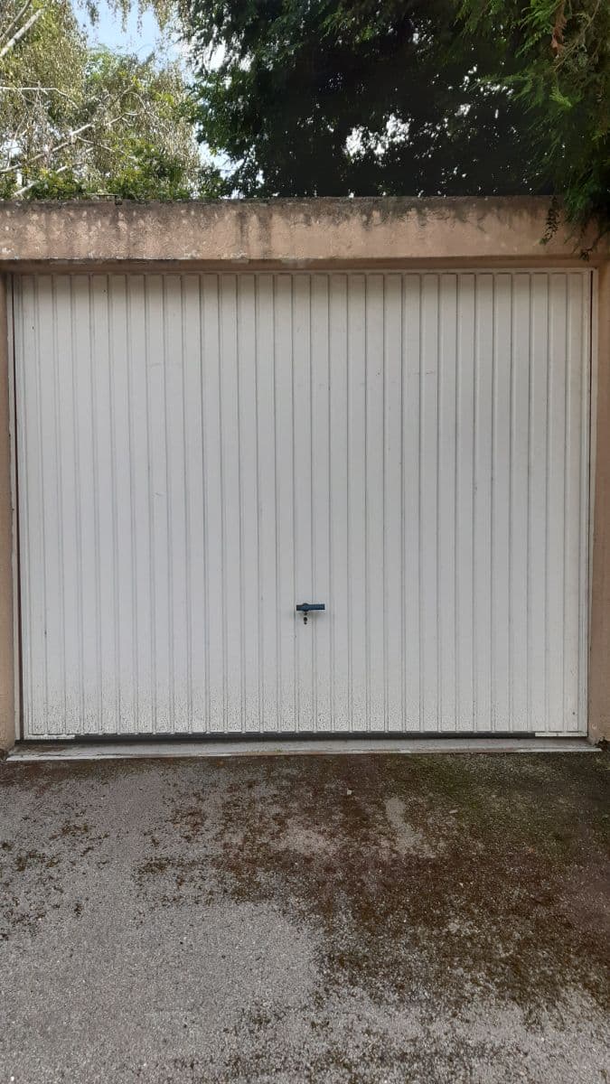 Prenájom garáže 18 m², U Střešovických hřišť, Praha, Praha Prenájom garáže 18 m², U Střešovických hřišť, Praha, Praha