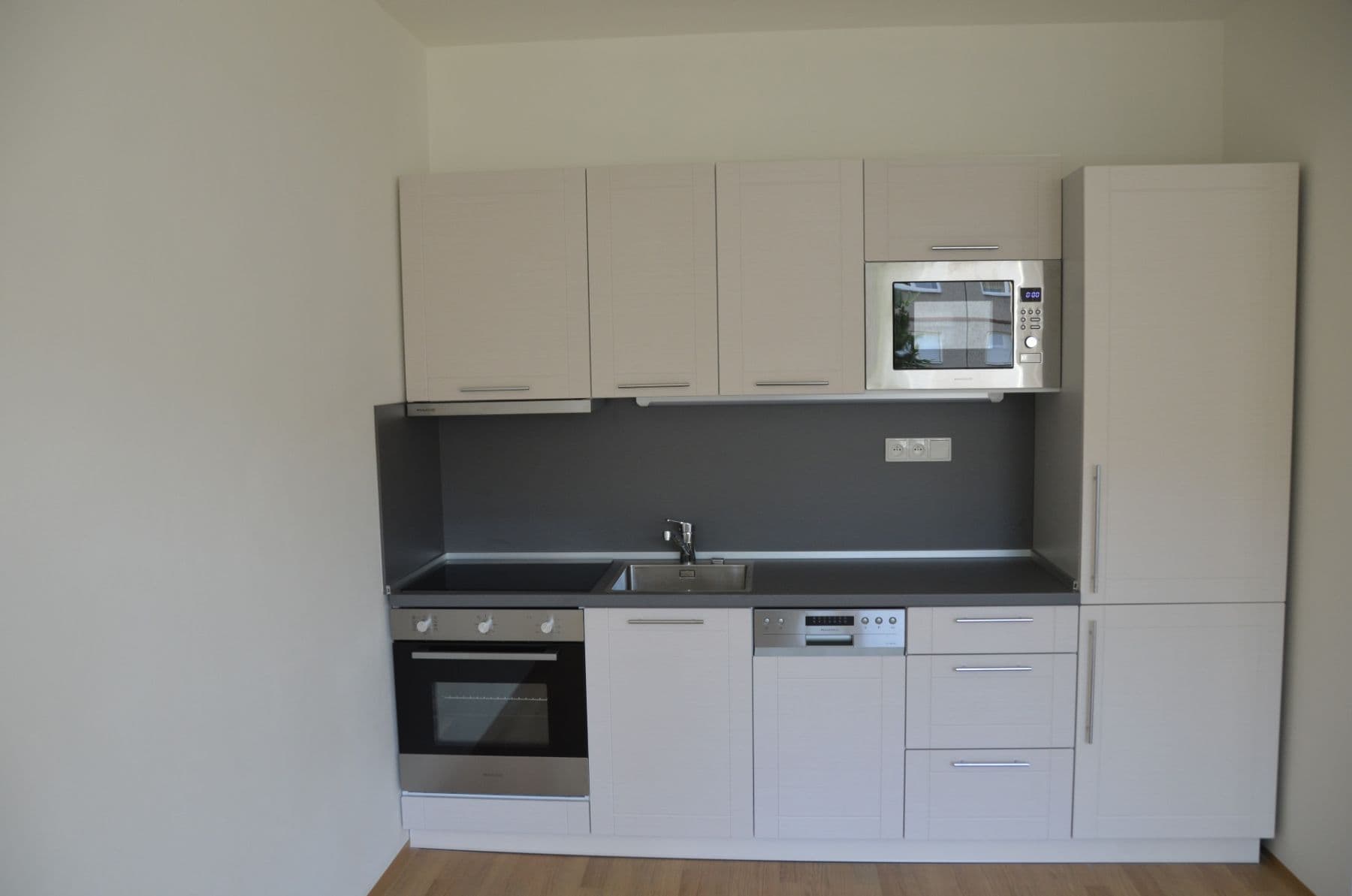 Prenájom bytu 2-izbový 54 m², Hodkovická, Liberec, Liberecký kraj Prenájom bytu 2-izbový 54 m², Hodkovická, Liberec, Liberecký kraj