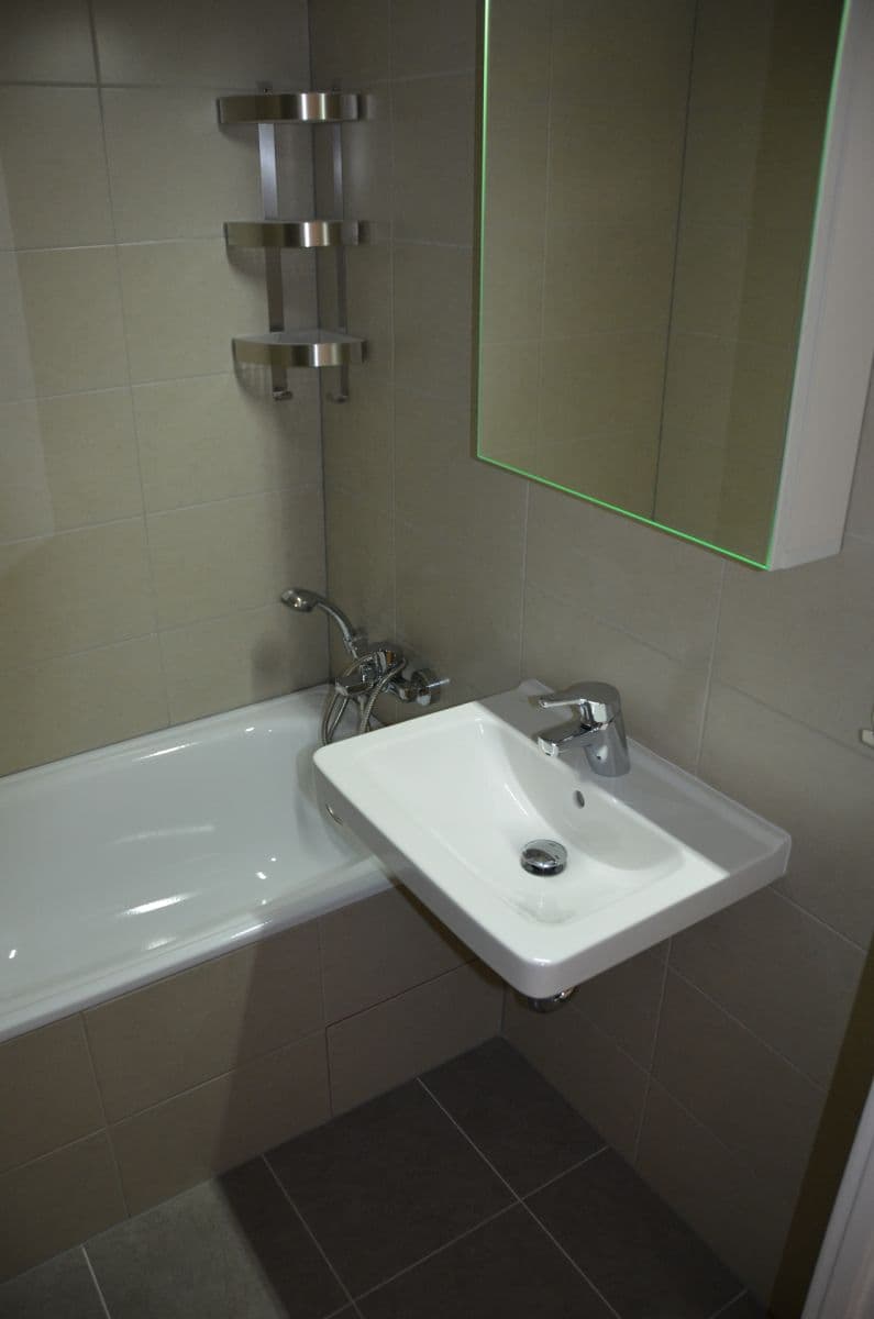 Prenájom bytu 2-izbový 54 m², Hodkovická, Liberec, Liberecký kraj Prenájom bytu 2-izbový 54 m², Hodkovická, Liberec, Liberecký kraj