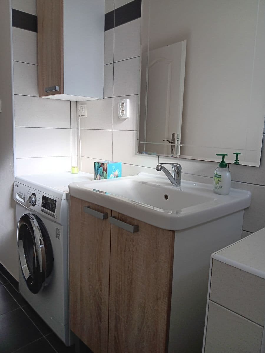 Prenájom bytu 2-izbový 35 m², Kolodějská, Praha, Praha Prenájom bytu 2-izbový 35 m², Kolodějská, Praha, Praha