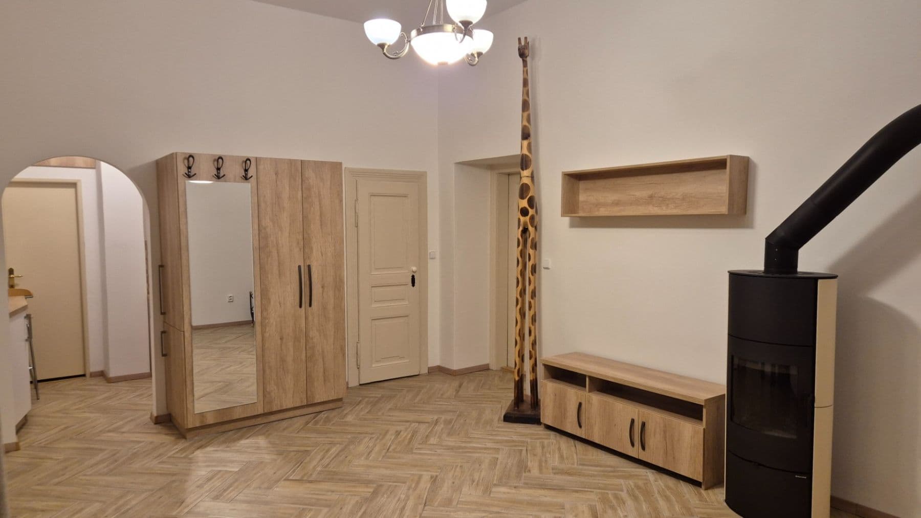 Prenájom bytu 3-izbový 82 m², Sládkovičova, Bratislava - mestská časť Staré Mesto, Bratislavský kraj Prenájom bytu 3-izbový 82 m², Sládkovičova, Bratislava - mestská časť Staré Mesto, Bratislavský kraj